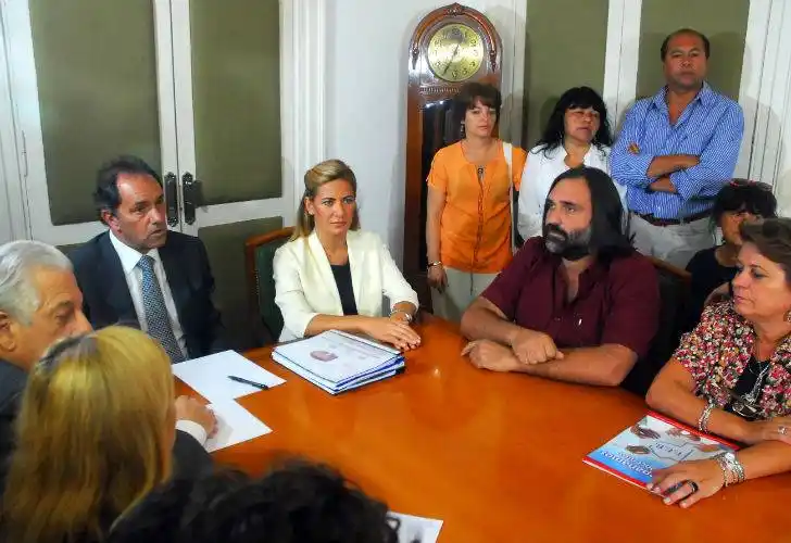Docentes piden a Scioli un bono extra para fin de año