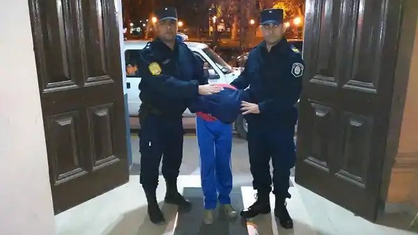 Tenía pedido de captura y lo llevaron a la Jefatura de Policía 