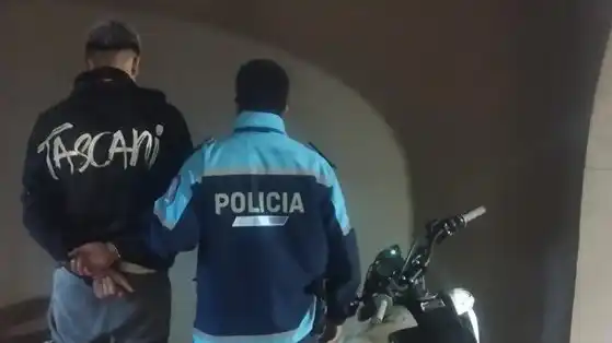 El aprehendido fue notificado de la formación de causa por el delito de Desobediencia.