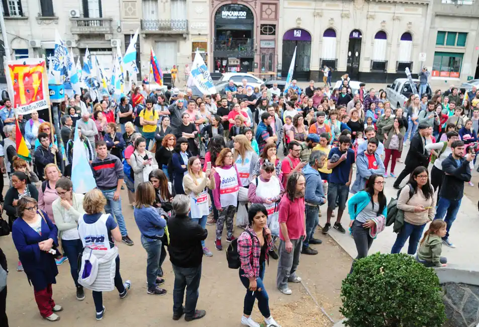 En Tandil se replicó la movilización en repudio a la situación en Bolivia 