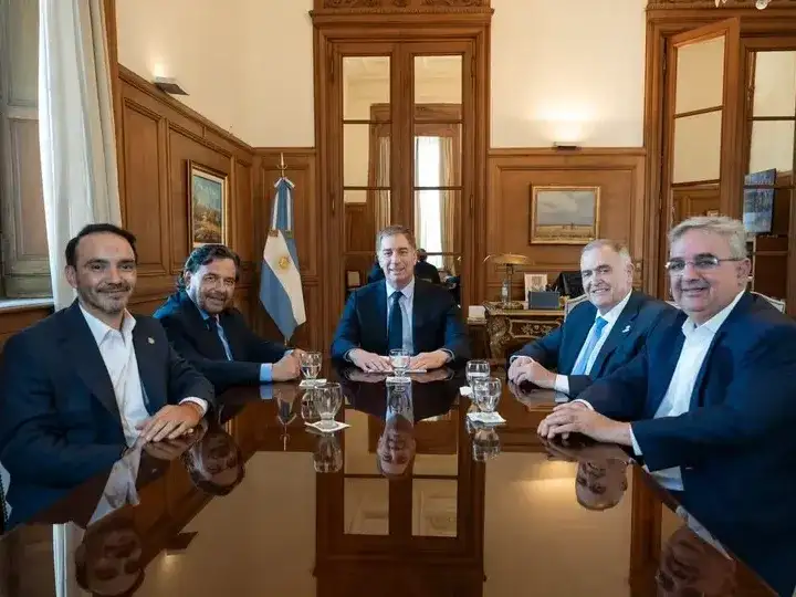 Diego Santilli con los gobernadores.