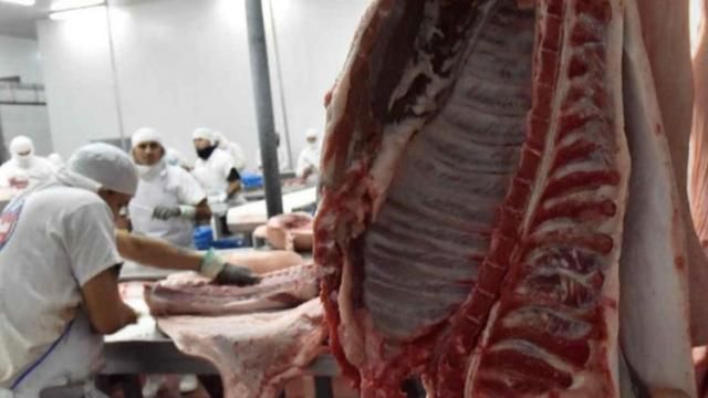 Aumentan a 32 kilogramos el límite a partir del cual el manejo de carne deberá ser mecanizado