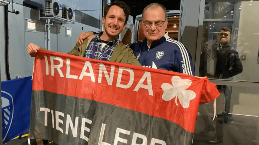 Bielsa y un curioso encuentro con un hincha irlandés de Newell`s