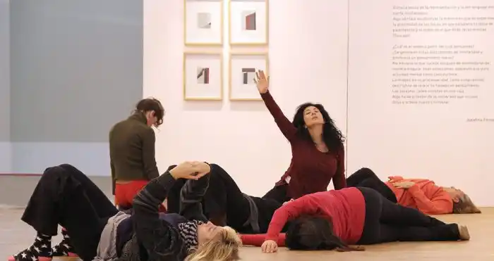 Clases de contemporáneo a cargo de Paula Lostra