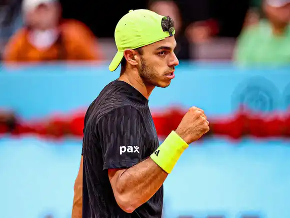 Cerúndolo eliminó a Zverev y se metió entre los ocho mejores en Madrid