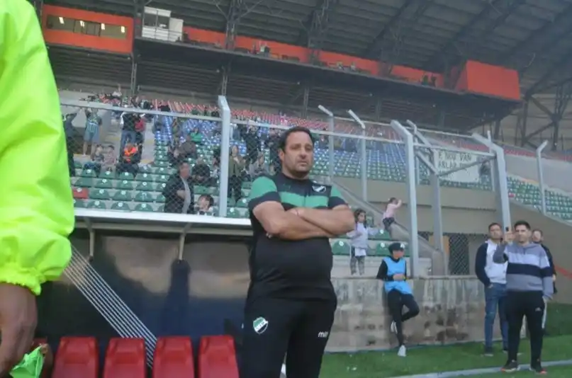 Villa Mitre se quedó en las puertas del ascenso al Nacional B: "Nos replantearemos bien qué hacer de la vida"