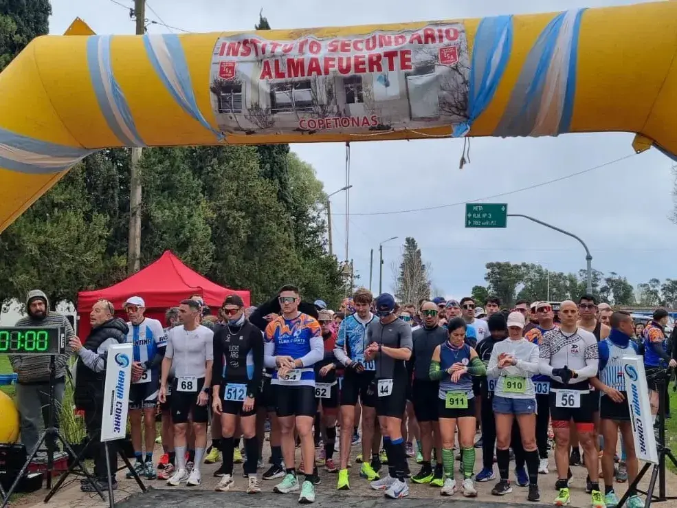 Con una buena convocatoria se desarrolló el duatlón en Copetonas