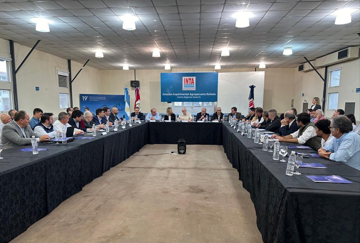 Se realizó también un encuentro con productores y entidades productivas en torno a la problemática.