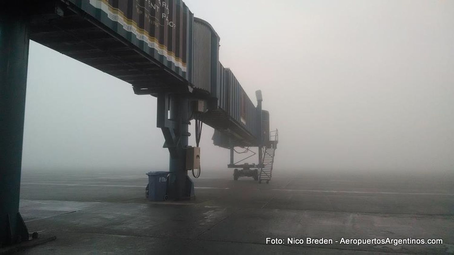 [Fotogalería] Lunes con niebla en el aeropuerto de Ushuaia
