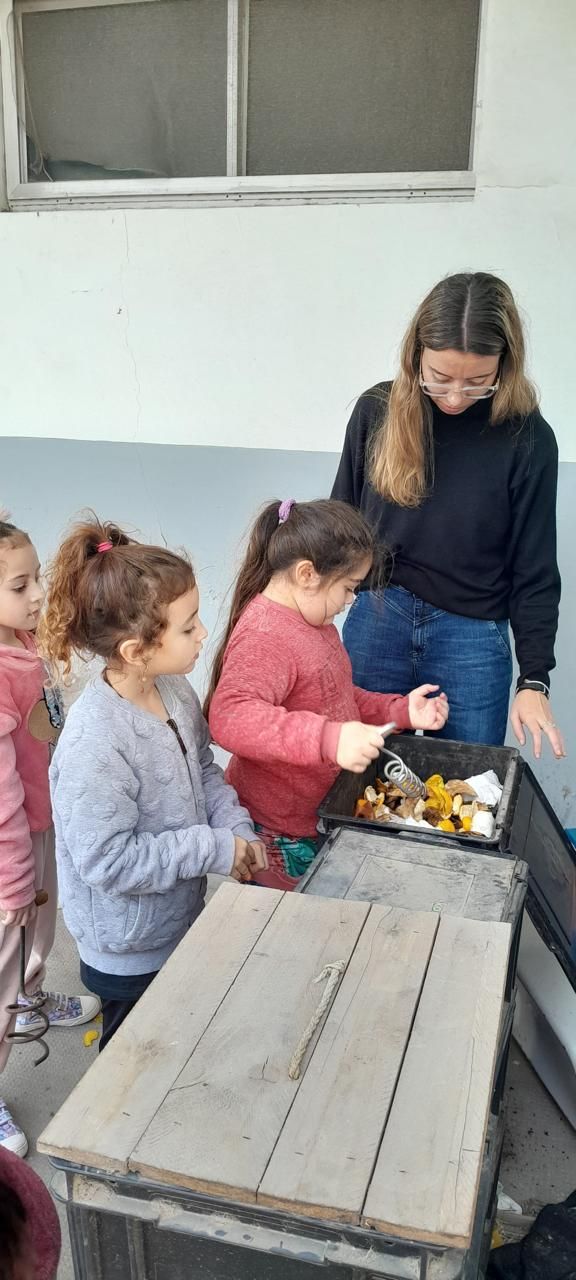 Charlas de educación y concientización ambiental en instituciones educativas
