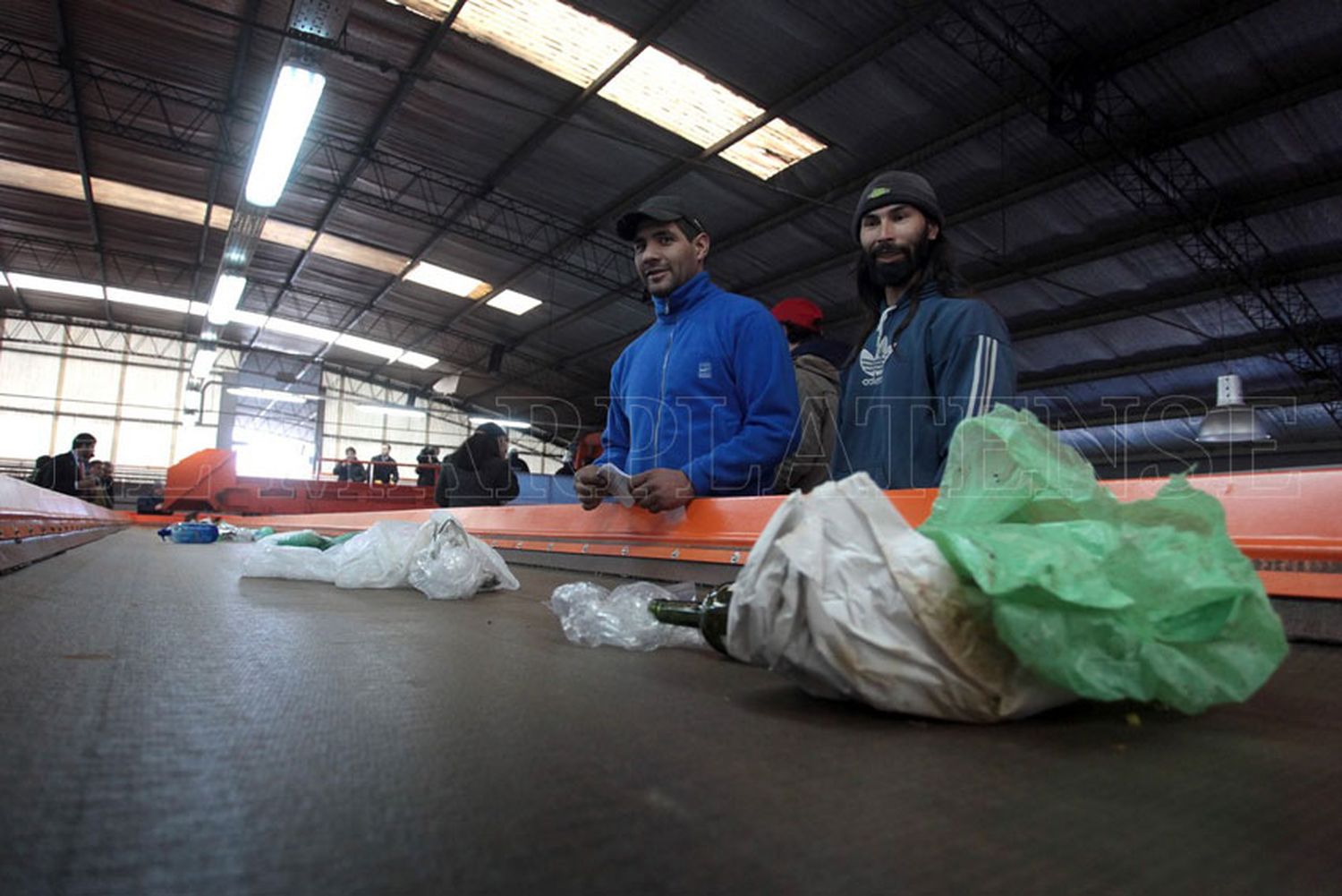 Recicladores amenazan con movilizarse frente al Municipio