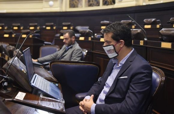 COVID-19: el diputado provincial Maxi Abad espera el resultado del hisopado