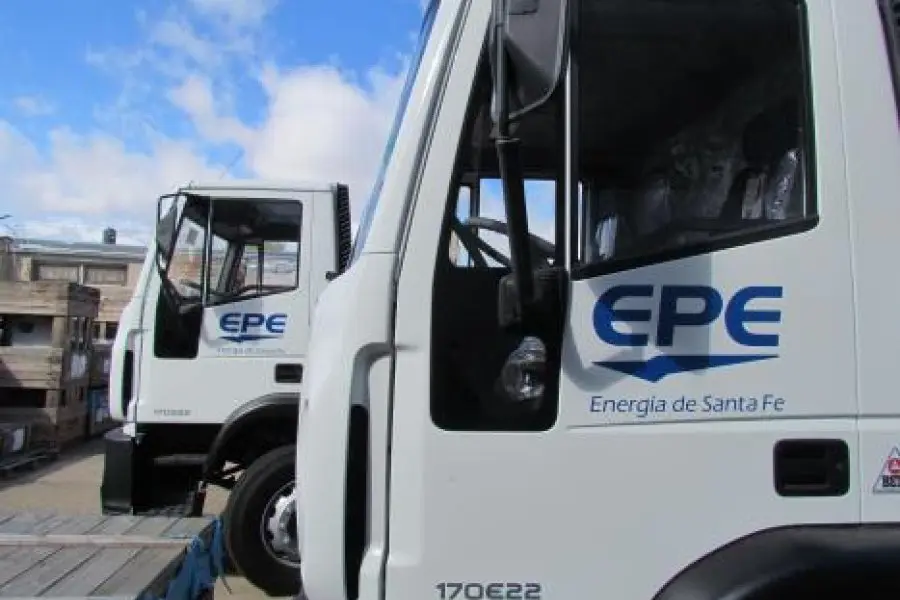 La EPE incorpora 9 camiones para atender el servicio eléctrico en distintas regiones de la provincia