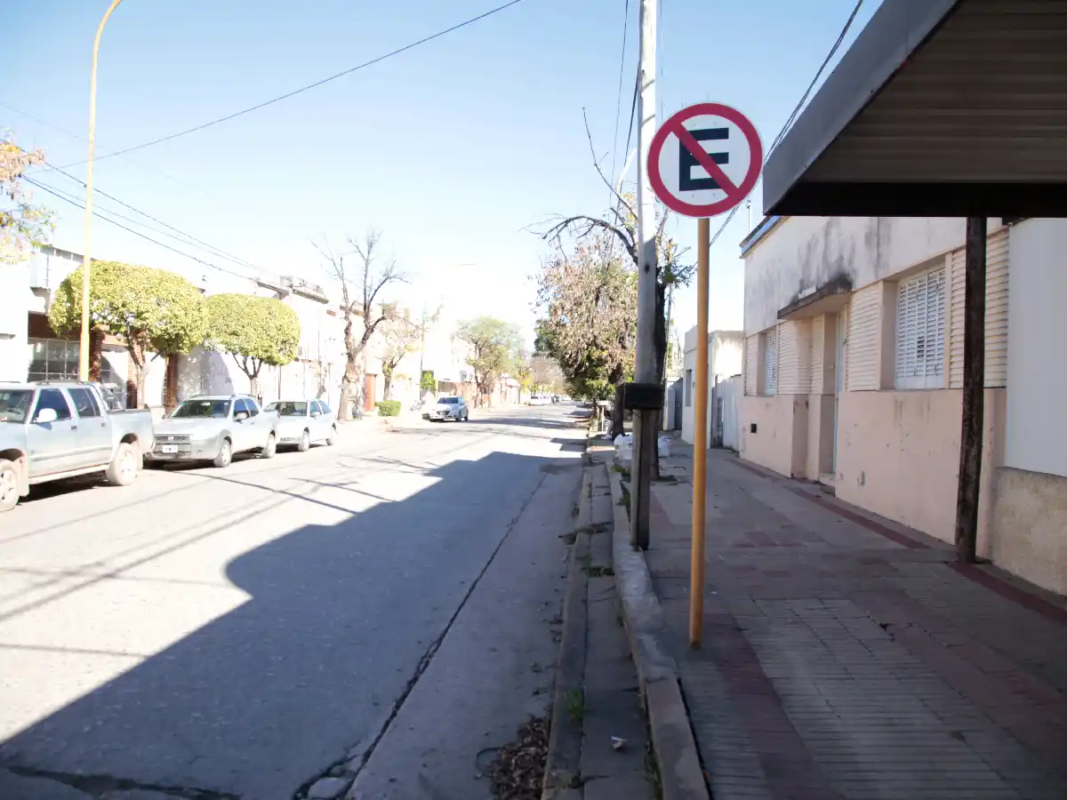 En los últimos dos años, el tránsito obligó a  modificar el sentido y estacionamiento de tres calles