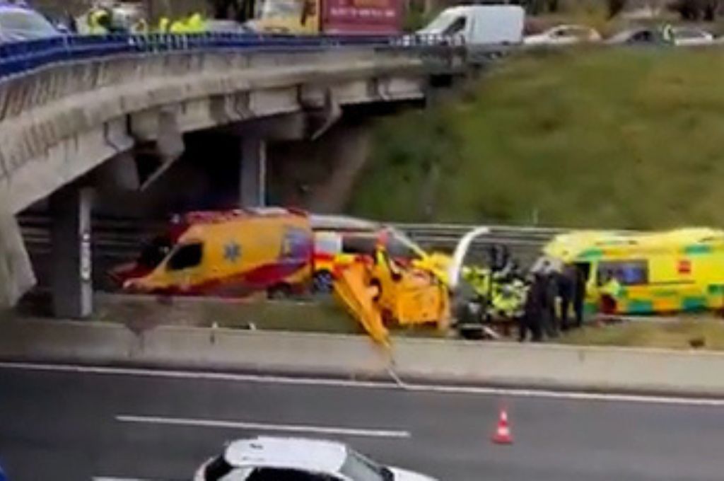 El accidente interrumpió el tránsito en ambas manos de la autovía.