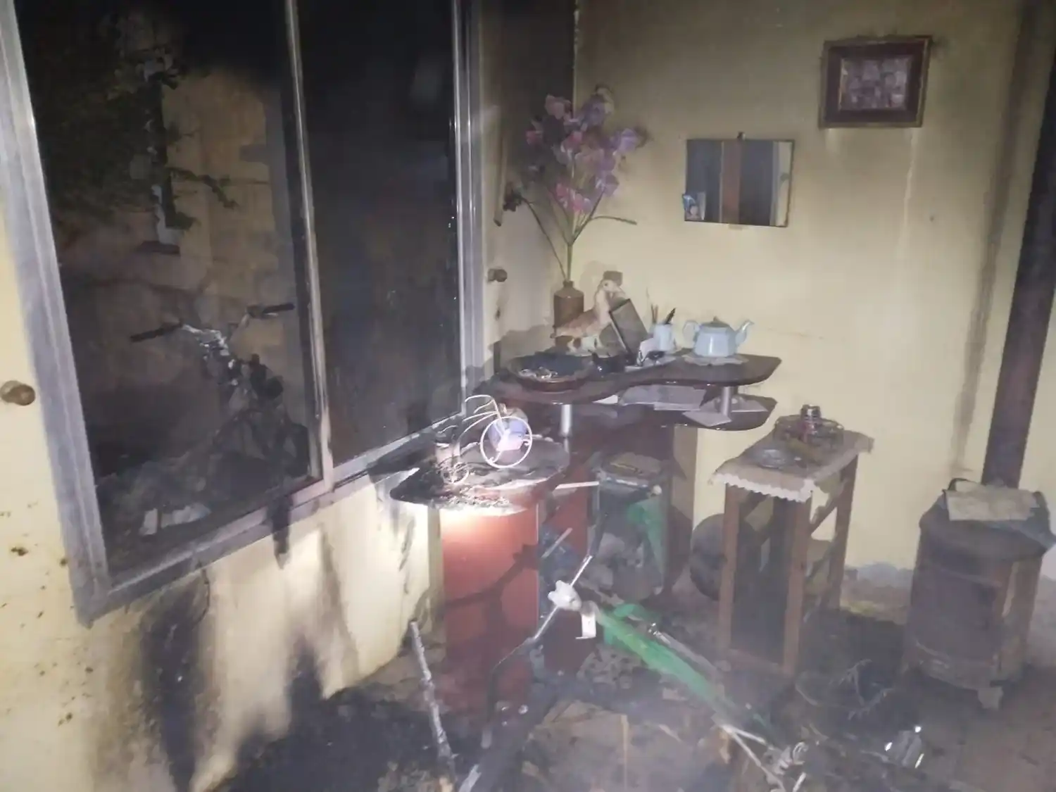 moto incendiada morteros - 1