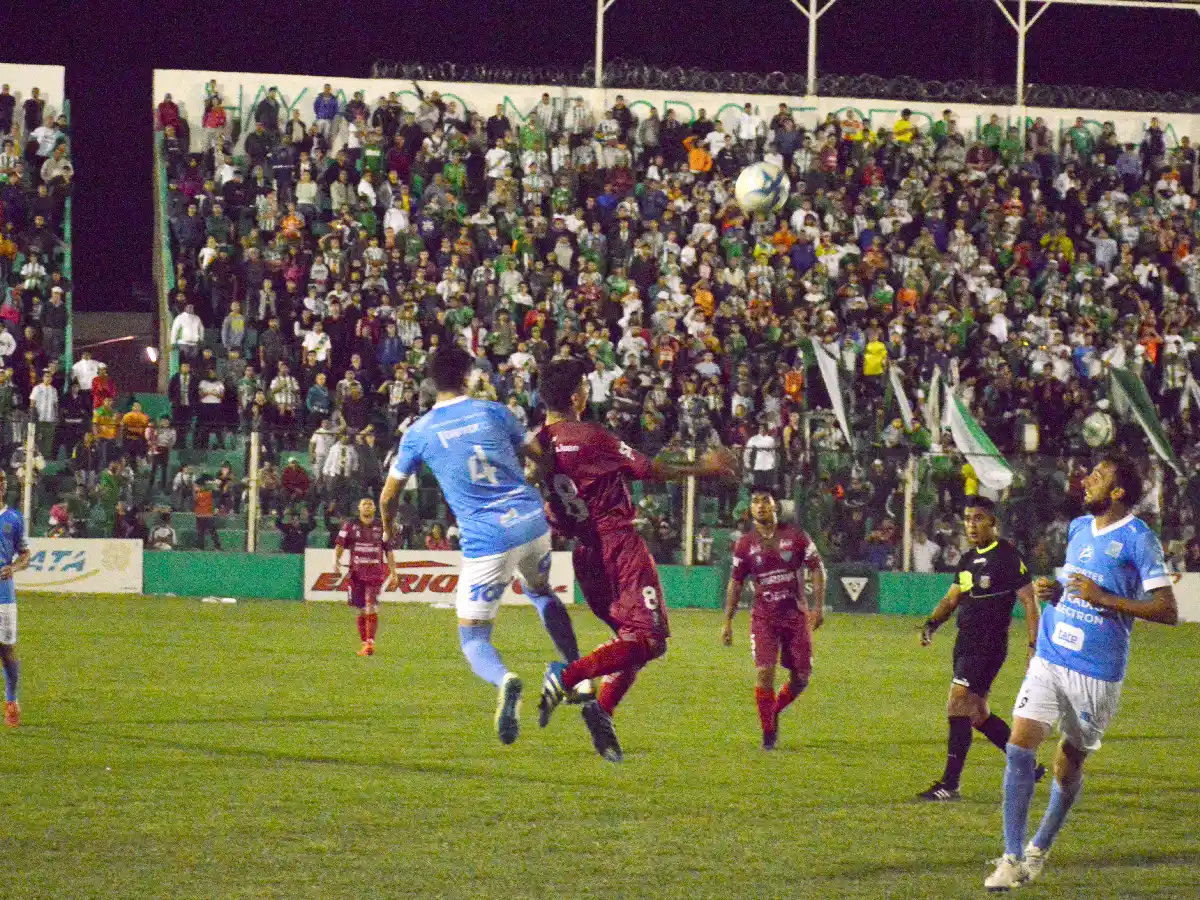 Estudiantes de Río Cuarto empató en San Juan y sigue como líder