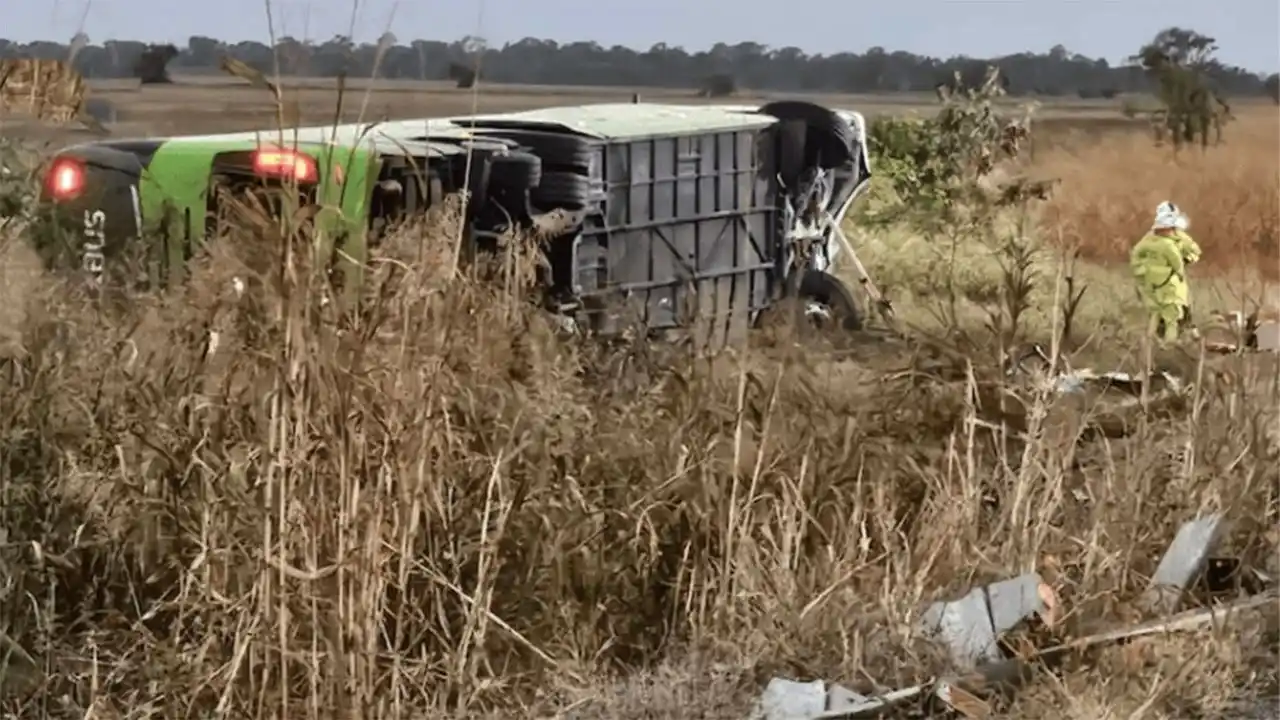 Tragedia en Australia: una joven rosarina murió tras el vuelco de un colectivo