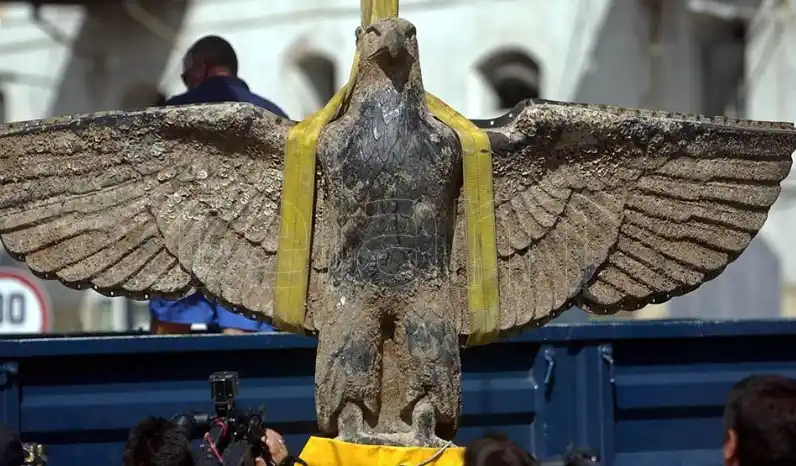 El presidente uruguayo Lacalle Pou archivó el proyecto de reciclar el águila del Graf Spee