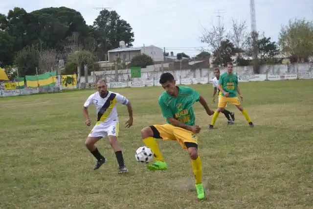 Sportiva goleo a Libertad y estiró
la ventaja en la punta de la tabla
