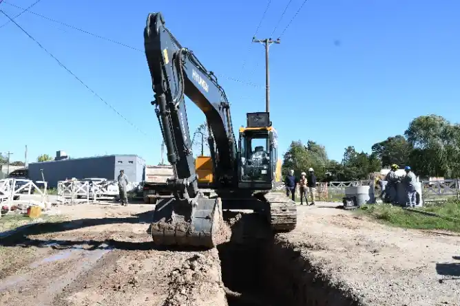 Cloaca Máxima: trabajos de conexión con la estación de bombeo de Neuquén