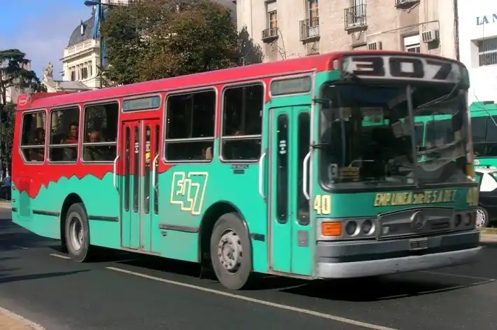 Se levantó el paro de transporte que afectó a La Plata y Ensenada
