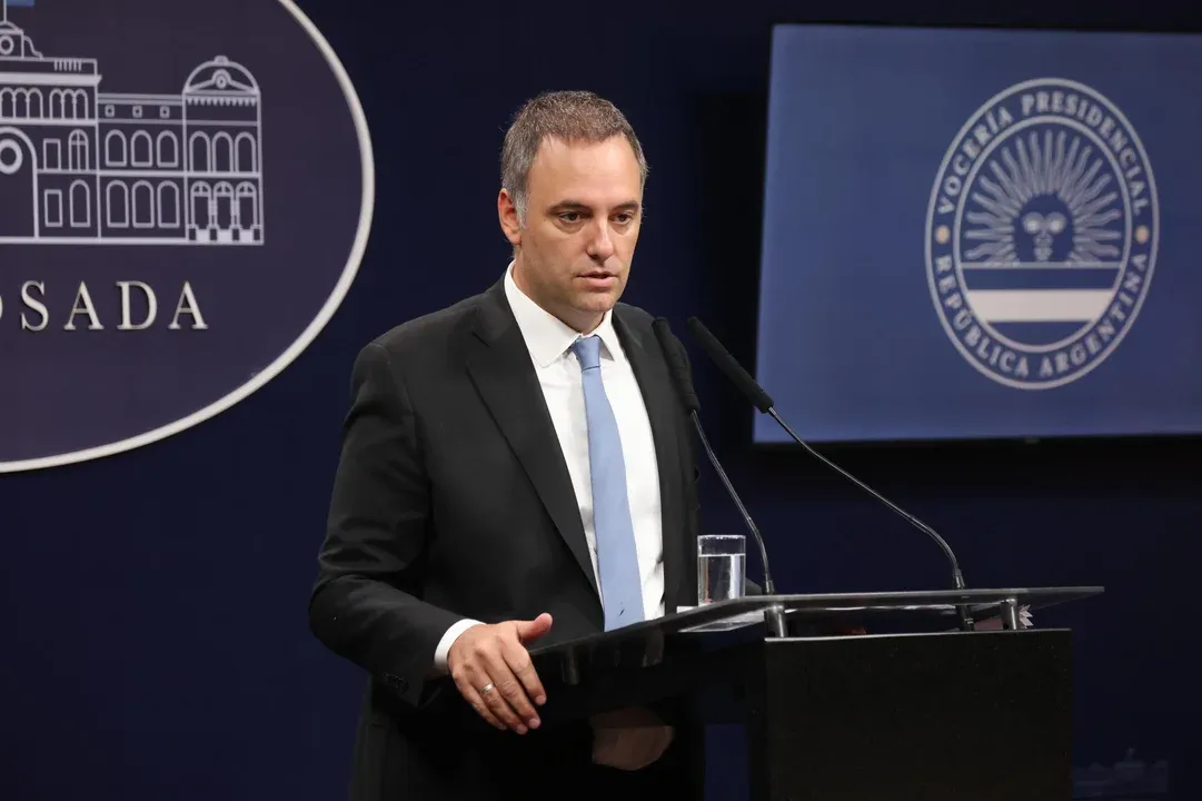 Manuel Adorni en conferencia de prensa.