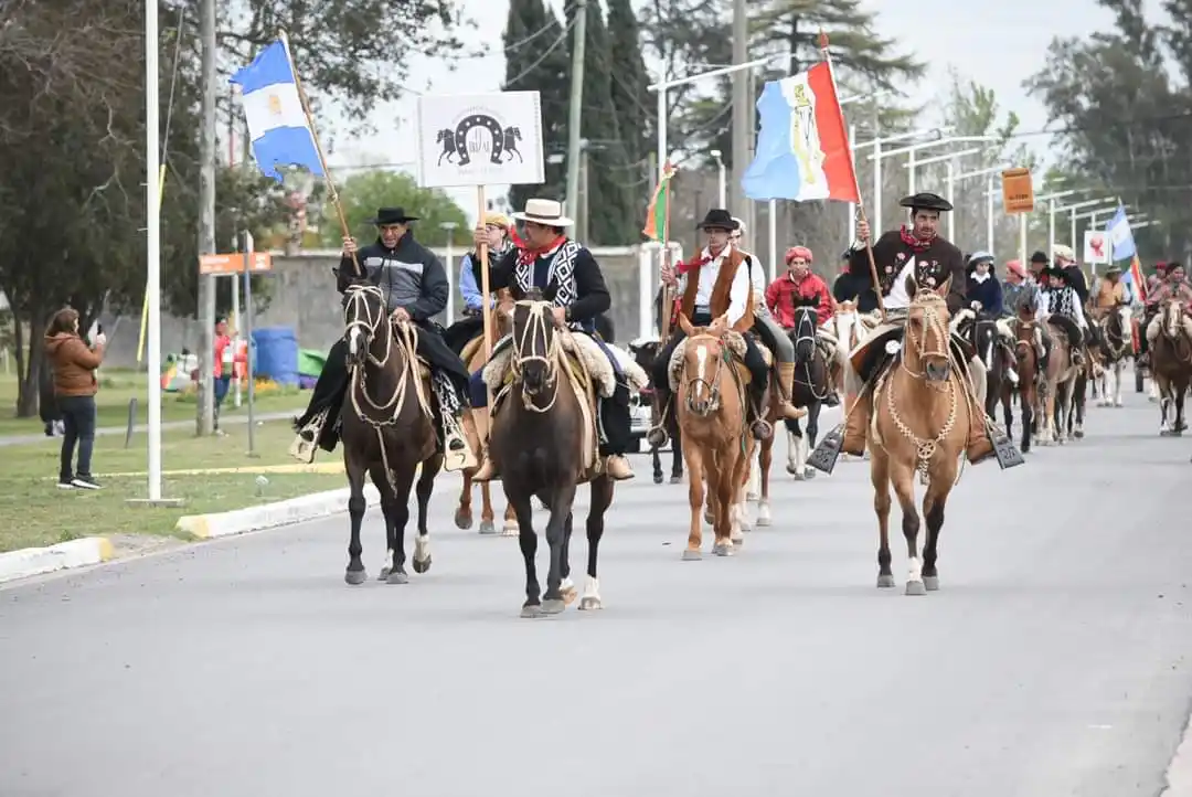 Exitoso primer encuentro de agrupaciones tradicionalistas en María Teresa