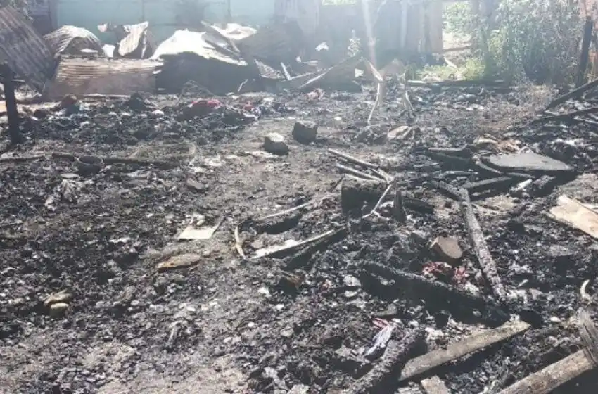 Le robaron una garrafa, identificó al ladrón y le prendió fuego la casa