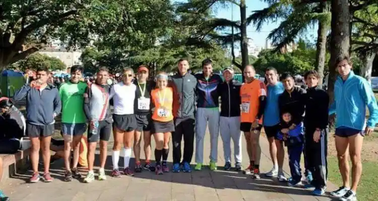Atletas sampedrinos en la Media Maratón de Rosario