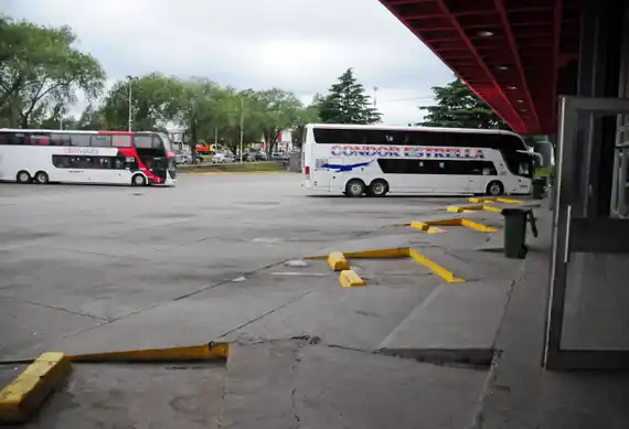 Los micros de larga distancia dejarán de tener un seguro obligatorio para riesgos de muerte e incapacidad