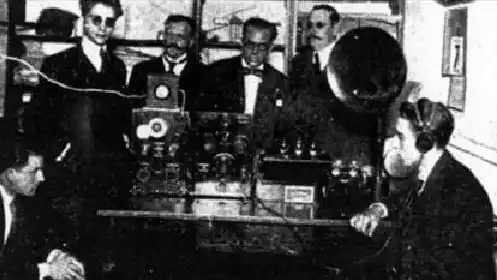 El legado de Enrique Susini y los “locos de la azotea” en el Día de la Radiodifusión Argentina