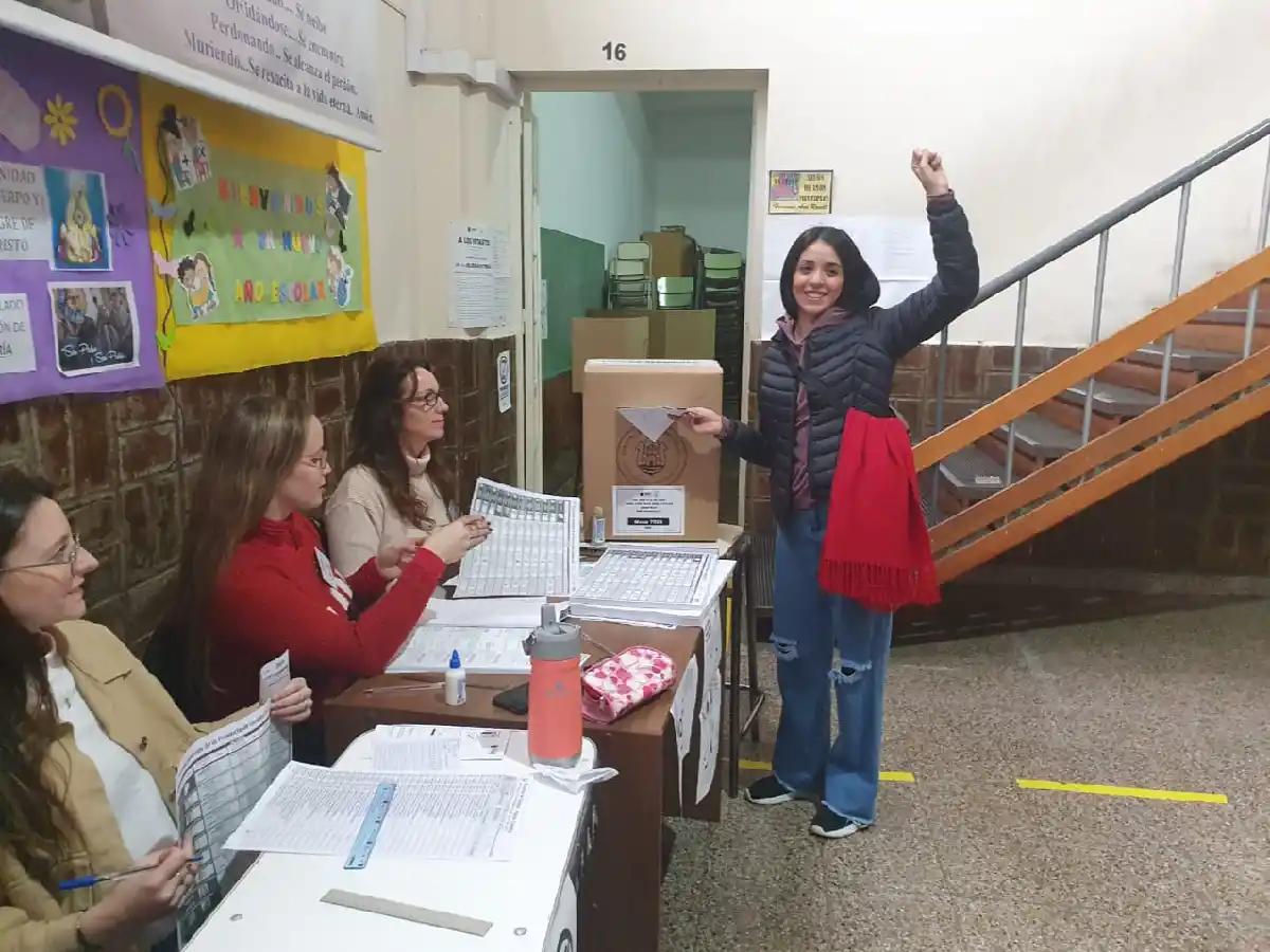 Cabrera votó en ISFA: “Hay que cuidar la democracia, hoy más que nunca”