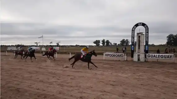 Turf: “El Negro Luis” brilló en el Gran Premio 25 de Mayo