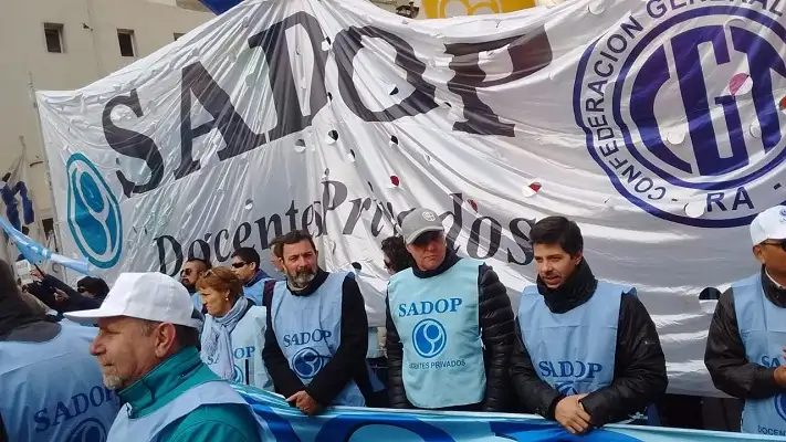 Los distintos gremios se sumaron al quinto paro nacional docente