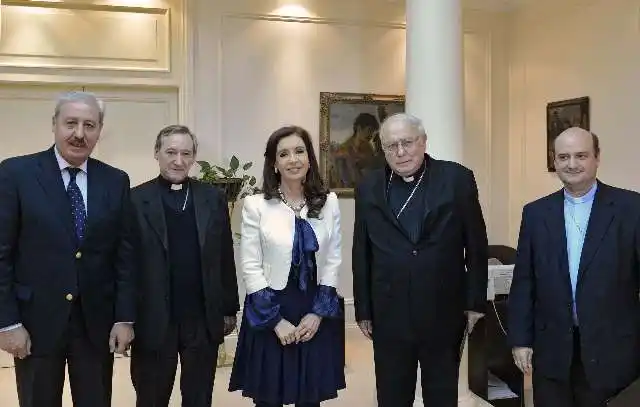 Tras los duros cruces con la Iglesia, Cristina Fernández recibió a Arancedo
