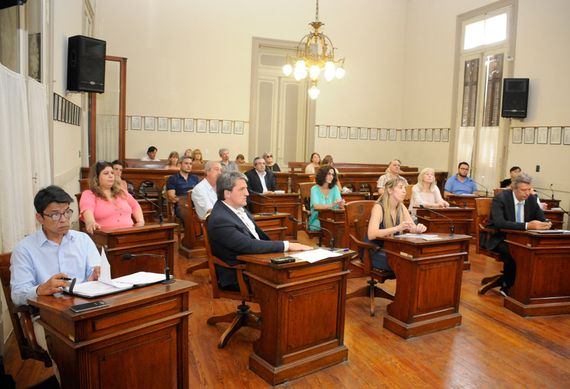 En medio de intensas negociaciones en el oficialismo, el Concejo debatirá el Presupuesto