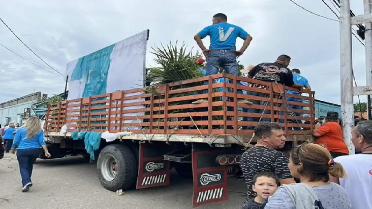 ¿FASCISMO? Detienen en Barinas al señor que alquiló el sonido para un acto de María Corina Machado