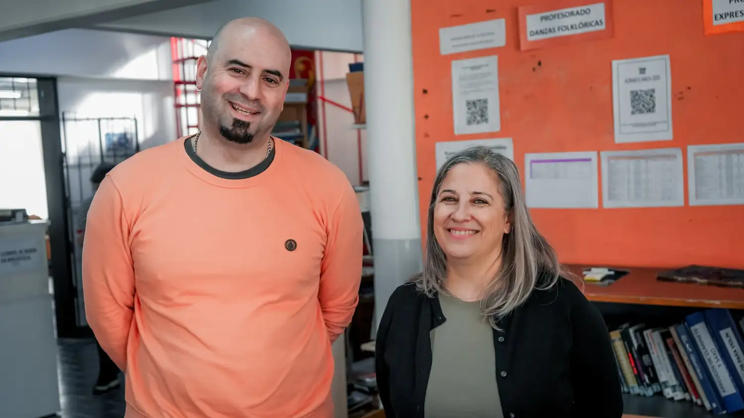 Vicedirectora, Gabriela Scoccimarro junto al jefe de área de música, Francisco Marchioni
