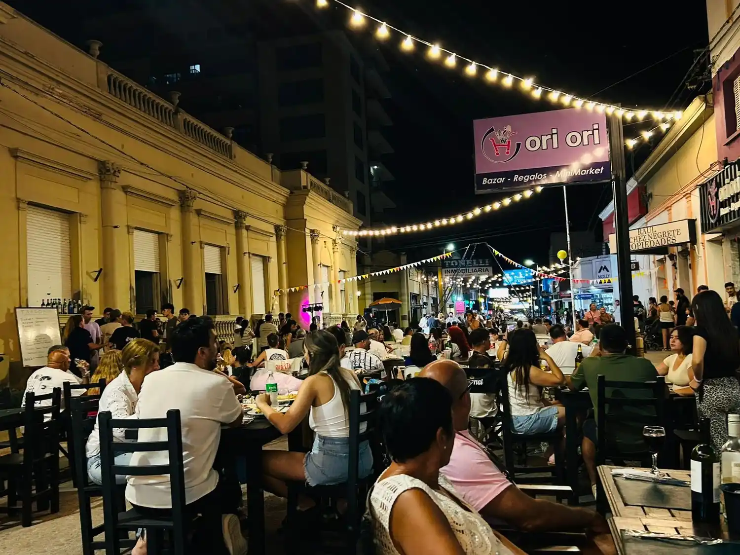 Decenas de sampedrinos disfrutaron de la propuesta al aire libre.