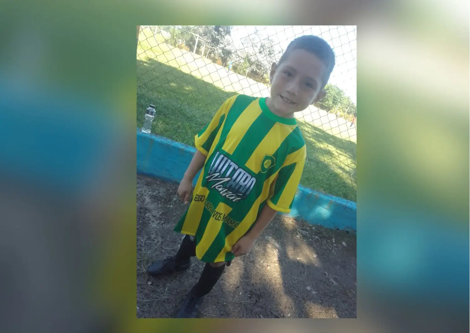 El pequeño debió cortar el tratamiento hace unos meses y su salud desmejora día a día. Foto: La Opinión.