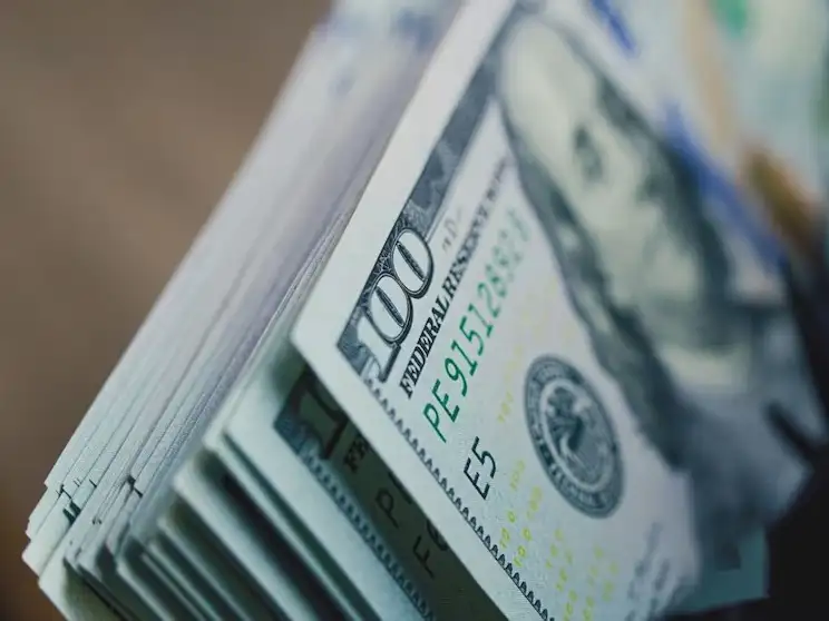 Se disparó el dólar blue a $1495 y el oficial está en el techo de la banda
