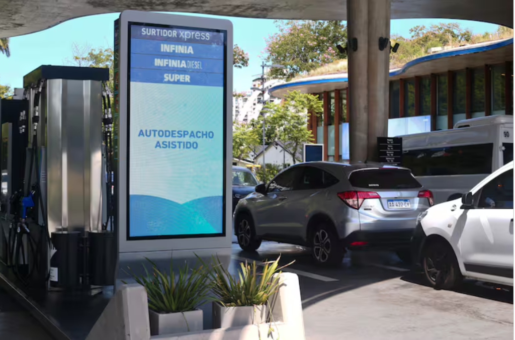 YPF ofrece 5% de descuento en nafta de 23 a 6 hs en estaciones con autodespacho.