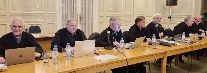 Intercambio pastoral y recuerdo de los obispos fallecidos