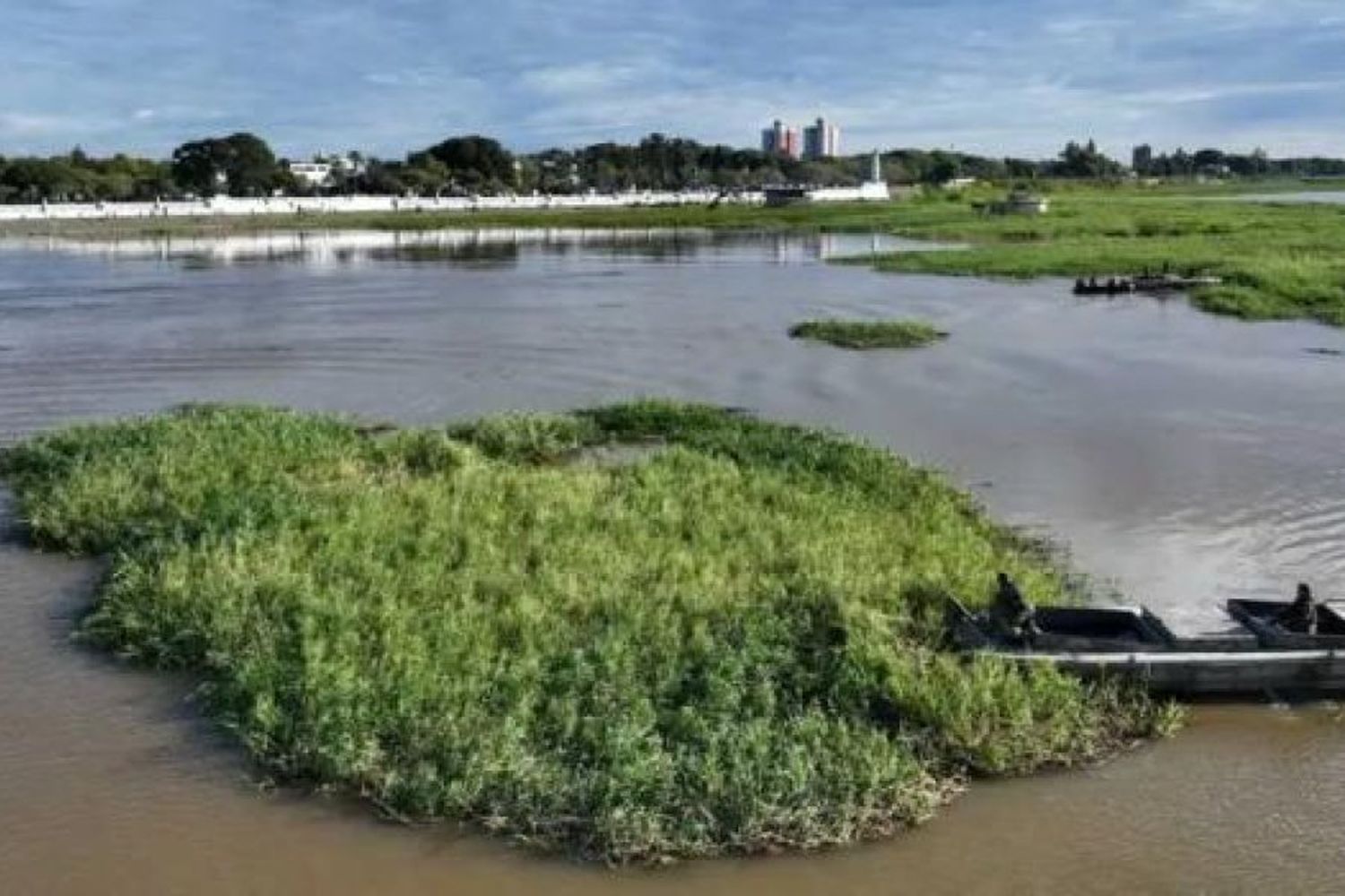 Laguna Setúbal: lograron abrir el embalsado