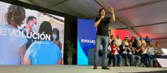 Lousteau abrió la pelea interna en la UCR y JxC, durante un acto en Santa Fe