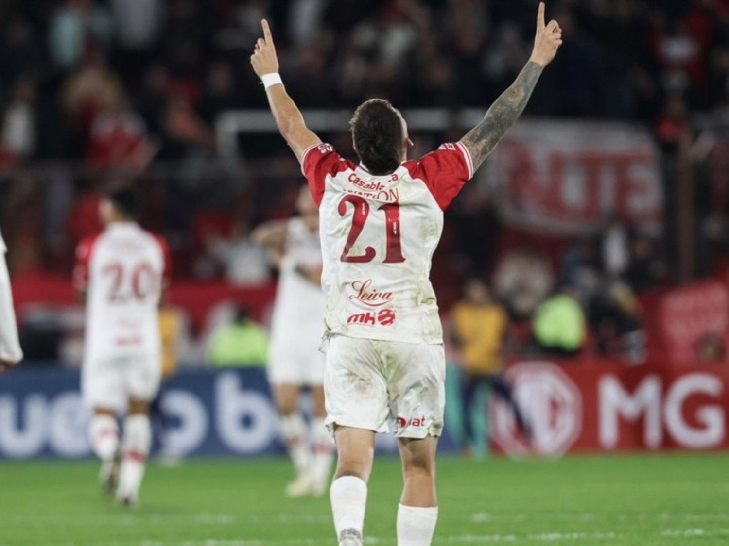 Huracán y Lanús a octavos de la Sudamericana: empate con sabor a poco y triunfo histórico