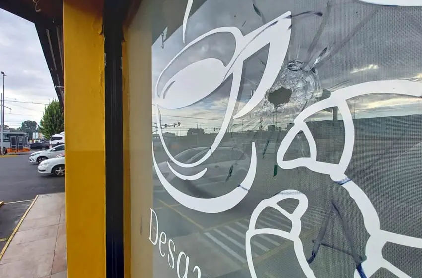 Atacaron a tiros una estación de servicios en zona noroeste en donde asesinaron a un hombre en septiembre