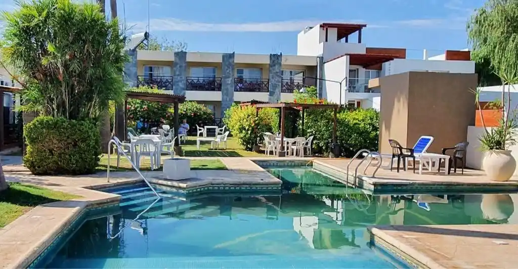 Modernas instalaciones y un parque exterior para disfrutar todo el año.