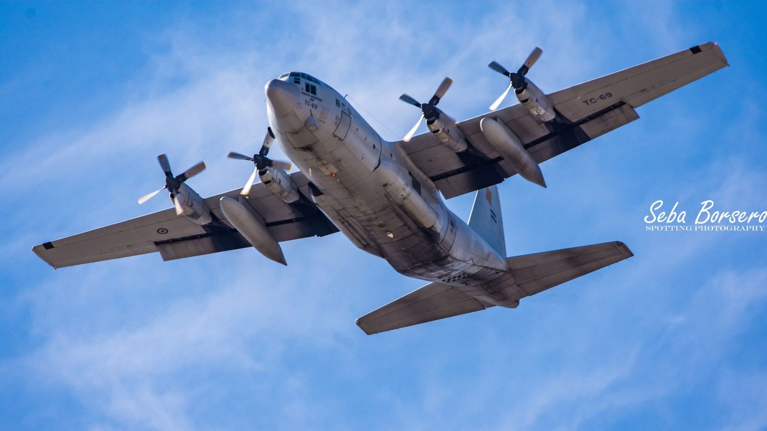 Nuevo operativo logístico de la Fuerza Aérea Argentina para distribuir insumos médicos